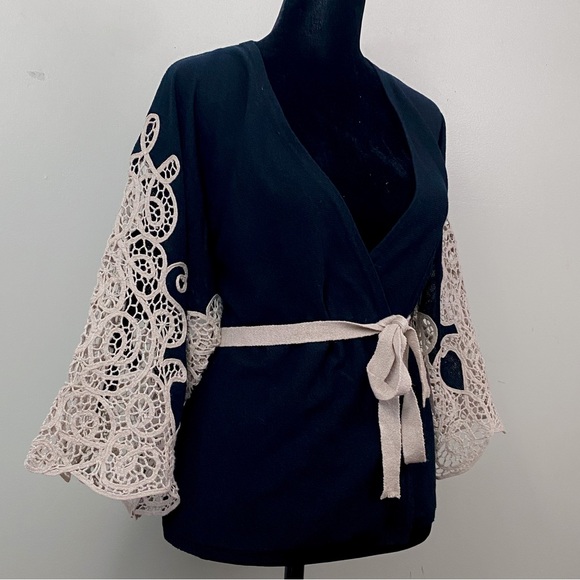 Anthro Style CURIO at Faena Bazaar Women's Lace Flared Boho Sleeve Wrap Sweater - Picture 4 of 14
